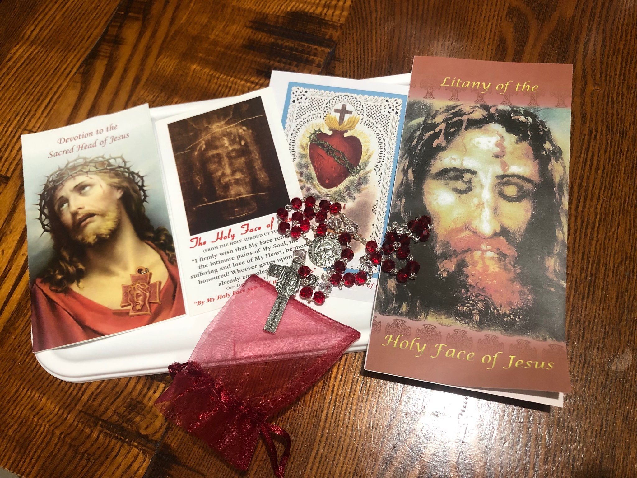 Holy Face Devotion Pack – Handmade Chaplet with Silk Bag, Holy Head Pendant, Prayer Booklets & Holy Cards