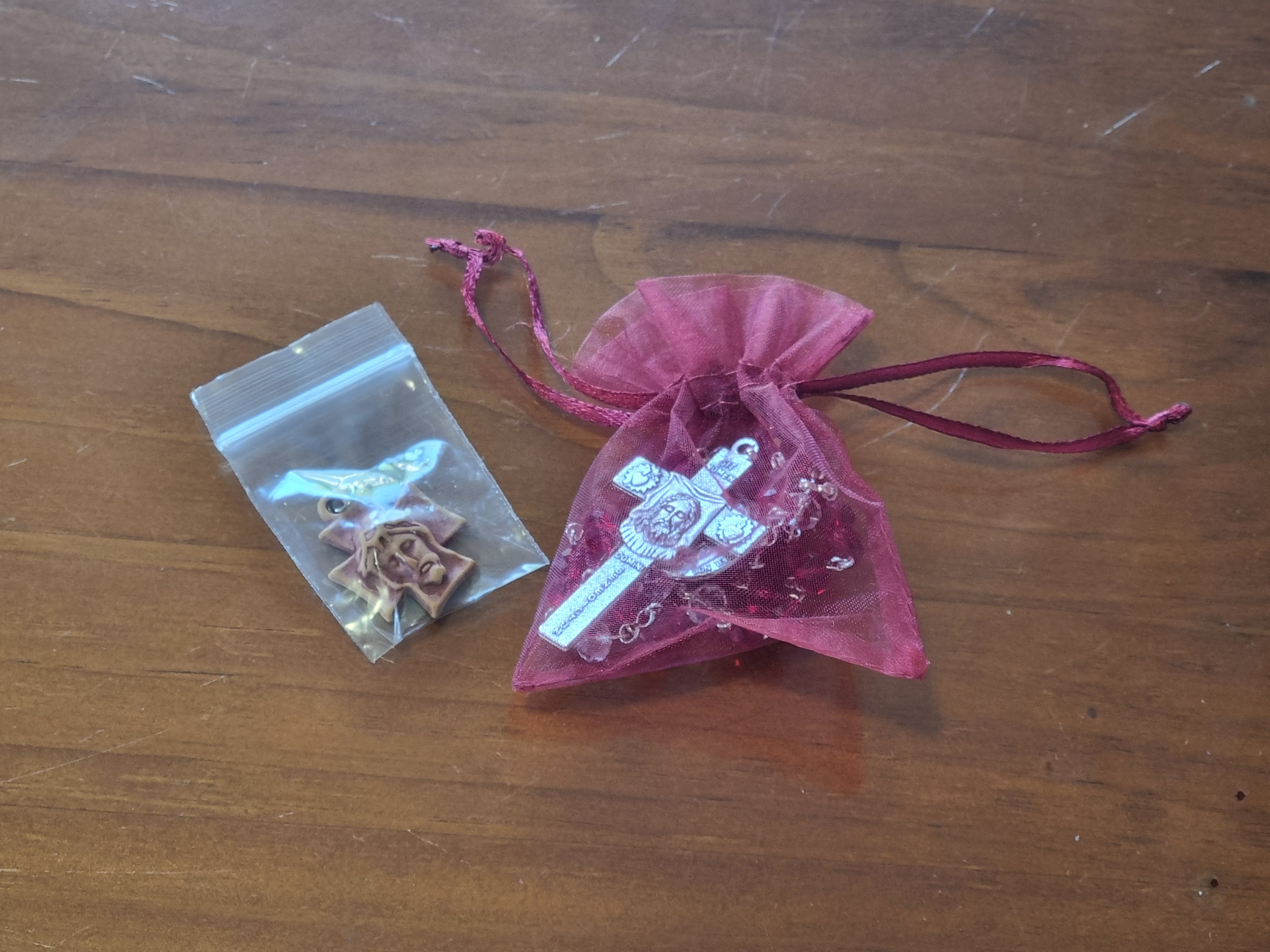 Holy Face Devotion Pack – Handmade Chaplet with Silk Bag, Holy Head Pendant, Prayer Booklets & Holy Cards