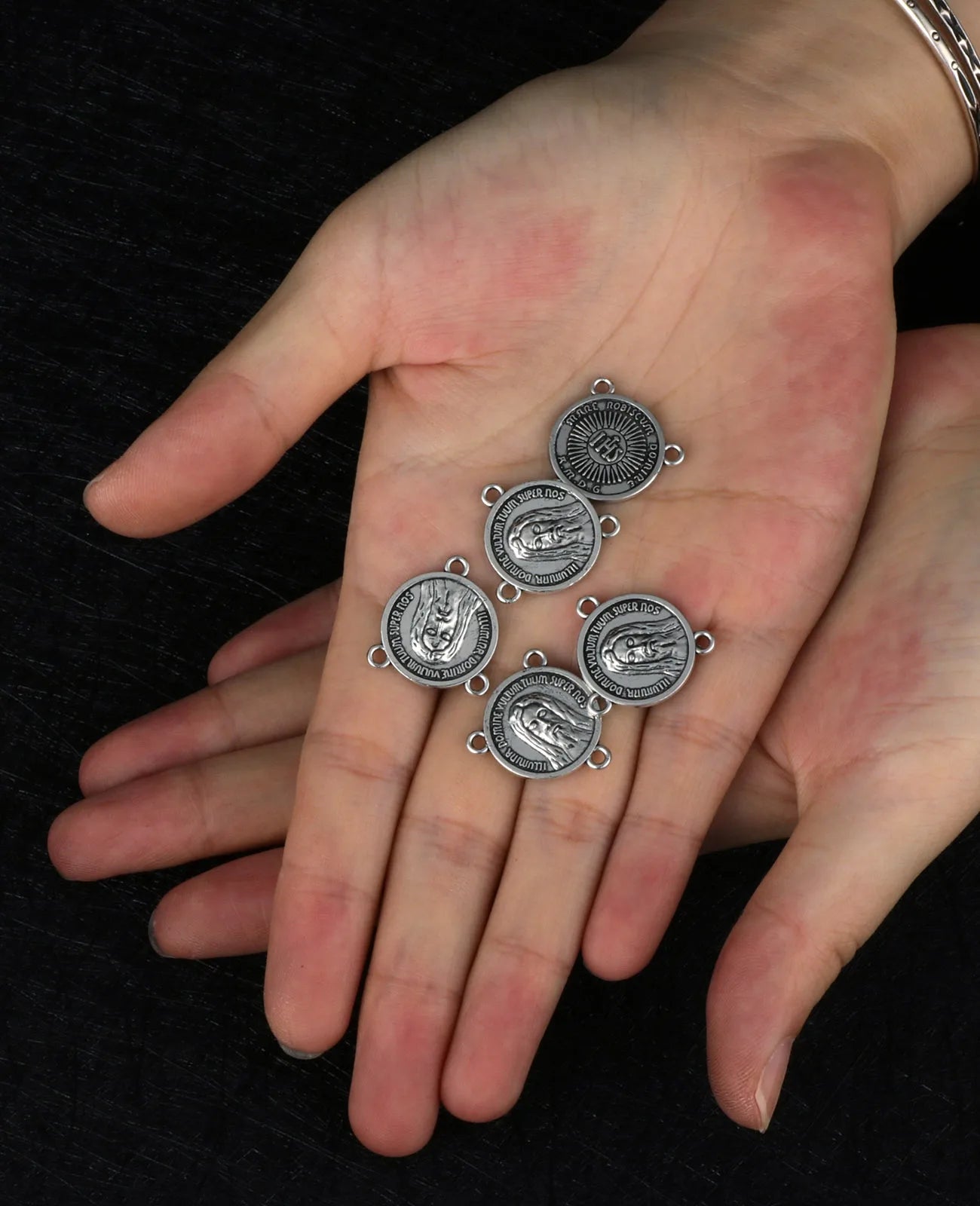 30-Piece Holy Face of Jesus Medals – Shroud of Turin Devotion, Eucharistic Back, Catholic Devotional