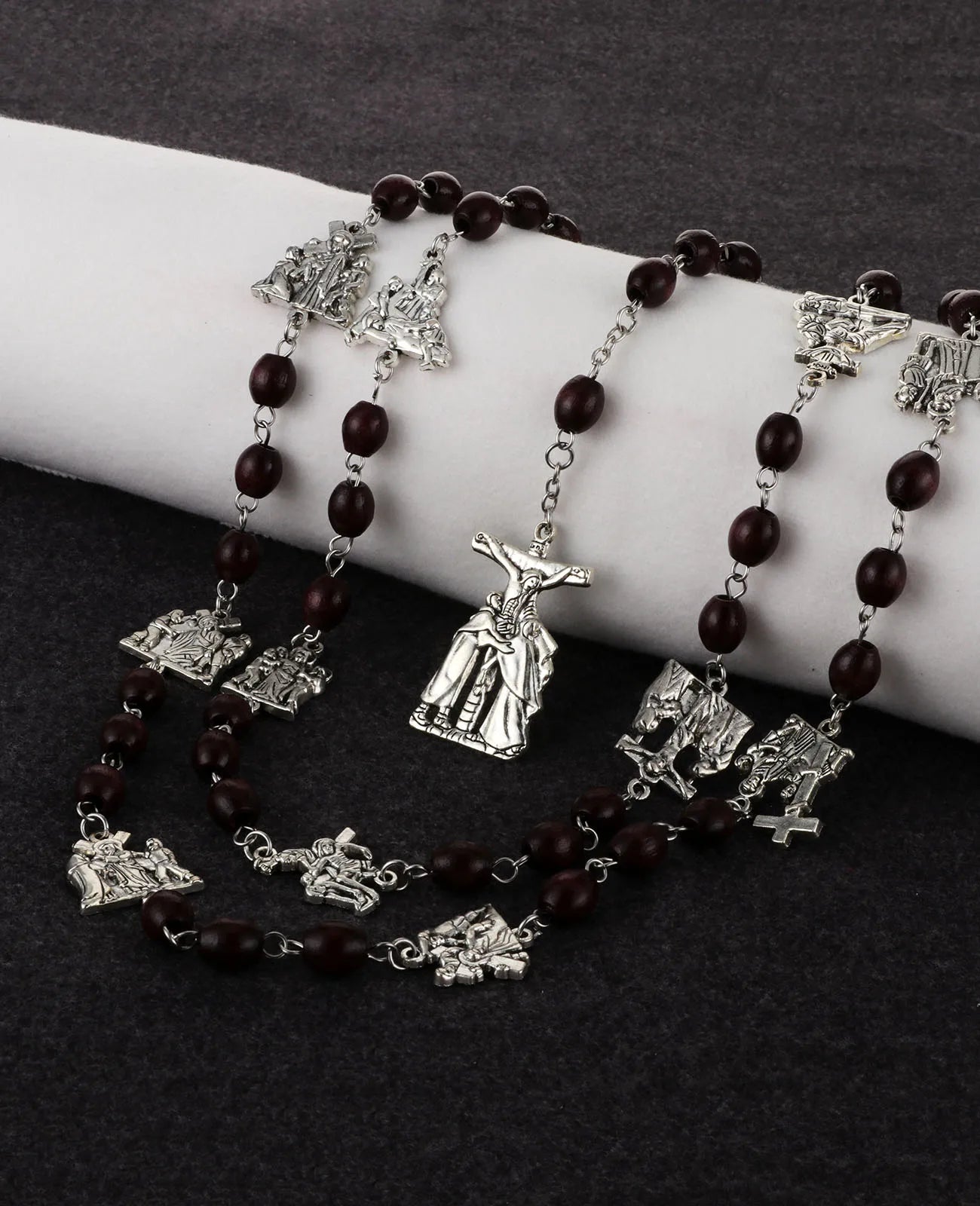 14 Stations of the Cross Chaplet Rosary Necklace – Wooden Prayer Beads with Cross Pendant, Catholic Devotional Necklace Gift (Unisex)