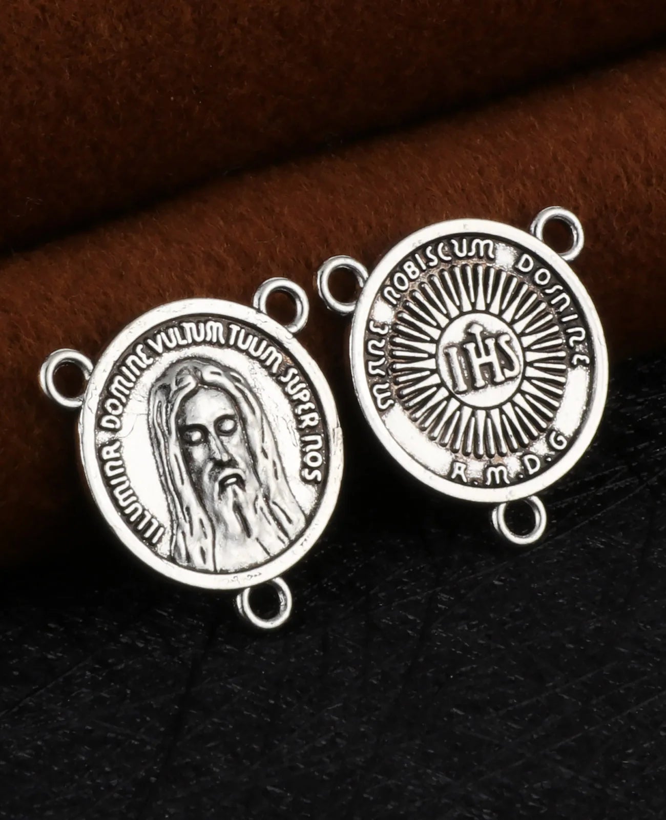 30-Piece Holy Face of Jesus Medals – Shroud of Turin Devotion, Eucharistic Back, Catholic Devotional