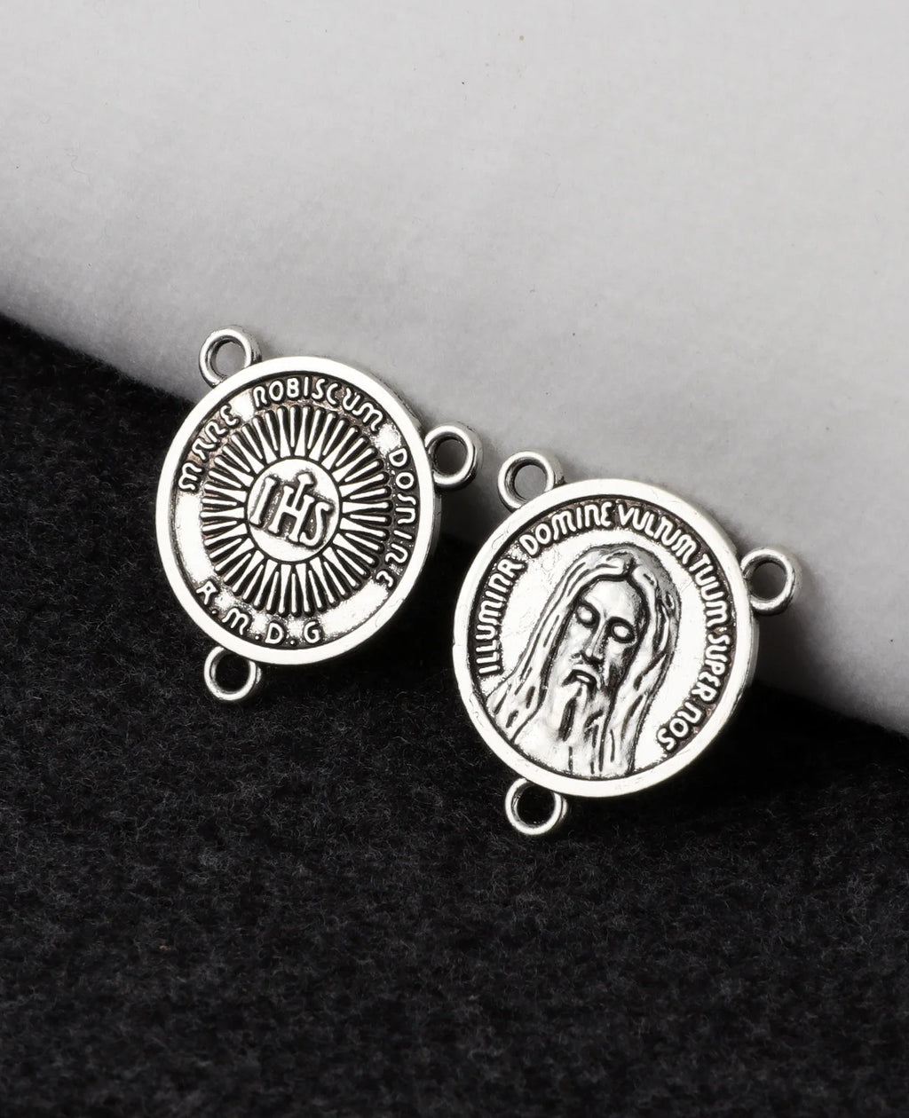 30-Piece Holy Face of Jesus Medals – Shroud of Turin Devotion, Eucharistic Back, Catholic Devotional