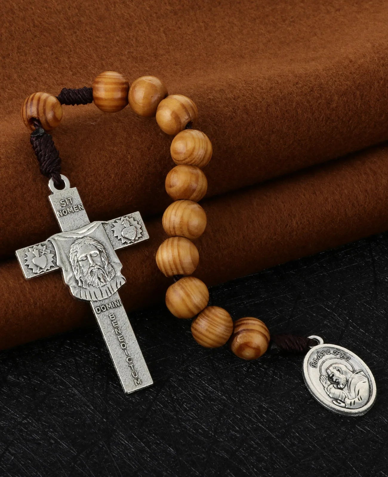 Holy Face Reparation Pocket Rosary with Padre Pio Medal – Handmade Wooden One Decade Prayer Beads
